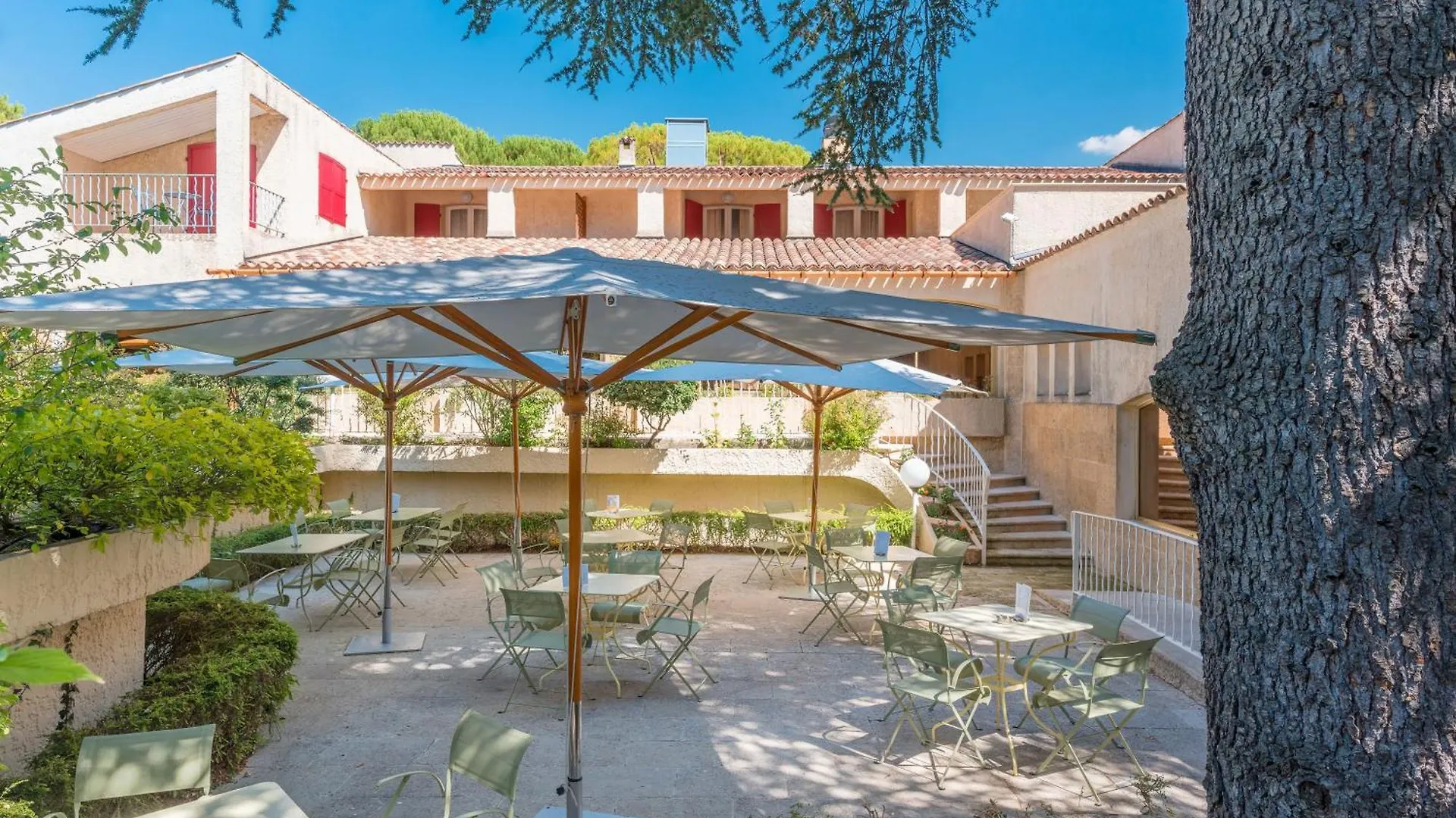 Le Mas de La Crémaillère Gréoux-les-Bains 4*,