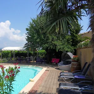  Bed and breakfast Le Jardin D'ivana Avec Piscine Chauffee